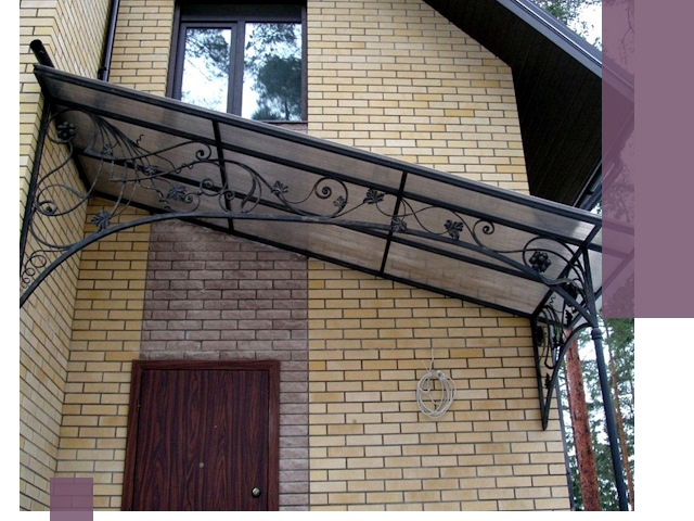 Односкатные козырьки из металла под ключ в Спасске-Дальнем