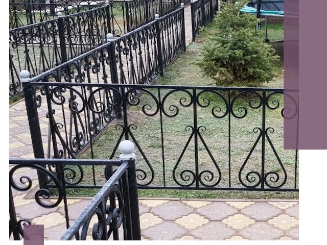 Кованые газонные ограждения под ключ в Спасске-Дальнем